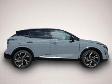Nissan Qashqai TEKNA * plus BOSE/Pano/HeadUp/Leder * AHK!