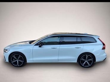 Fahrzeug ansehen: Volvo V60 Kombi T8 Ultra Dark Recharge WiPa * LED * SitzHZ Volvo V60 Kombi T8 Ultra Dark Recharge WiPa * LED * SitzHZ