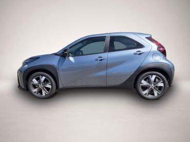 Fahrzeug ansehen: Toyota Aygo (X) Aygo X Pure 1.5 Hybrid 116PS Automatik Sitzheizung Klimaautomatik Rückf.Kamera AbstandsTempomat Nebelscheinw. Multifunktionslenkrad Bluetooth Touchscreen Apple CarPlay * Android Auto 2xKeyless Toyota Aygo (X) Aygo X Pure 1.5 Hybrid 116PS Automatik Sitzheizung Klimaautomatik Rückf.Kamera AbstandsTempomat Nebelscheinw. Multifunktionslenkrad Bluetooth Touchscreen Apple CarPlay * Android Auto 2xKeyless