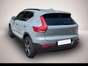 Fahrzeug ansehen: Volvo XC40 Plus Dark 2WD Volvo XC40 Plus Dark 2WD