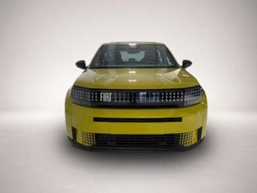 Fahrzeug ansehen: Fiat Grande Panda ICON HYBRID 1.2 eDCT 81kW (110PS) Tech-Paket * ... Fiat Grande Panda ICON HYBRID 1.2 eDCT 81kW (110PS) Tech-Paket * ...