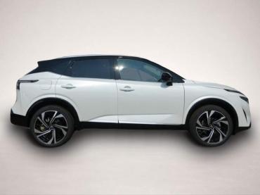 Fahrzeug ansehen: Nissan Qashqai TEKNA * plus BOSE/Pano/HeadUp/Leder * AHK! Nissan Qashqai TEKNA * plus BOSE/Pano/HeadUp/Leder * AHK!