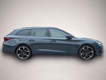 Fahrzeug ansehen: Cupra Leon Sportstourer VZ 4x4 ST AHK * NAVI * eHK * KAMERA. Cupra Leon Sportstourer VZ 4x4 ST AHK * NAVI * eHK * KAMERA.