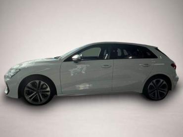Fahrzeug ansehen: Audi S3 Sportback 2.0 TFSI S Tronic quattro Navi * LM18 Audi S3 Sportback 2.0 TFSI S Tronic quattro Navi * LM18