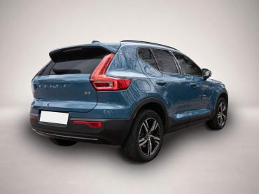 Volvo XC40 Plus Dark 2WD El. Panodach Digitales Cockpi