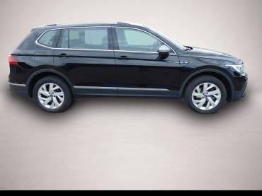 Fahrzeug ansehen: Volkswagen Tiguan Allspace 1.5 TSI Life 7 Sitze Navi DSG... Volkswagen Tiguan Allspace 1.5 TSI Life 7 Sitze Navi DSG...