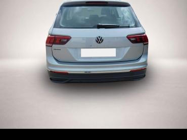 Fahrzeug ansehen: Volkswagen Tiguan Allspace 1.5 TSI Life 7 Sitze Navi DSG... Volkswagen Tiguan Allspace 1.5 TSI Life 7 Sitze Navi DSG...