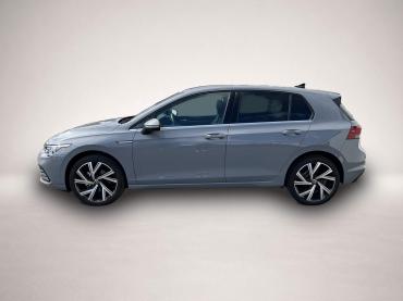 Fahrzeug ansehen: Volkswagen Golf 1.5 TSI Style 2.99% Fin. 18 Navi RFK LED-Pl Volkswagen Golf 1.5 TSI Style 2.99% Fin. 18 Navi RFK LED-Pl