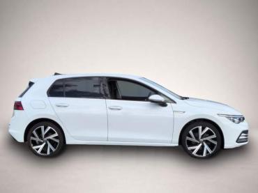 Fahrzeug ansehen: Volkswagen Golf VIII Style 1.5eTSI * ACC LED * R-Kam Massage Volkswagen Golf VIII Style 1.5eTSI * ACC LED * R-Kam Massage