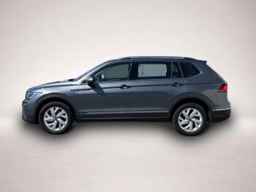 Fahrzeug ansehen: Volkswagen Tiguan Allspace 1.5 TSI DSG Life 169¤ m.20% Anz. Volkswagen Tiguan Allspace 1.5 TSI DSG Life 169¤ m.20% Anz.