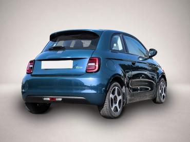Fiat 500e Action Apple CarPlay Android Auto Fahrerpro