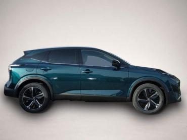Nissan Qashqai TEKNA 158PS ALLRAD 4x4 Pano/Bose * AHK!