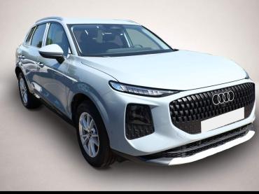 Fahrzeug ansehen: Audi Q3 Tech LED * KlimaP Keyl ACC PrivG 18Z eHK PDC Audi Q3 Tech LED * KlimaP Keyl ACC PrivG 18Z eHK PDC