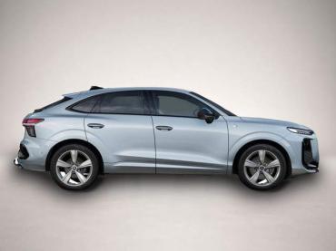 Audi Q3 Sportback NEU TFSI quattro S line Tech * AHK * Alu1.