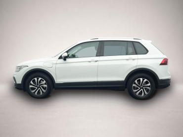 Volkswagen Tiguan 1.4 TSI eHybrid DSG Active NAVI AHK PANO