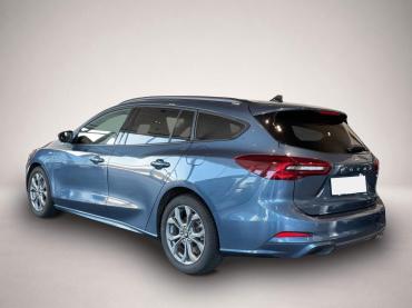 Fahrzeug ansehen: Ford Focus ST-Line Bluetooth Navi LED Klima el. Fenst Ford Focus ST-Line Bluetooth Navi LED Klima el. Fenst