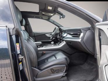 Fahrzeug ansehen: Audi Q8 Audi Q8