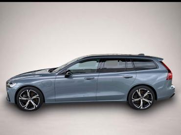 Fahrzeug ansehen: Volvo V60 Kombi T8 Plus Dark Recharge WiPa * LED * Navi Volvo V60 Kombi T8 Plus Dark Recharge WiPa * LED * Navi