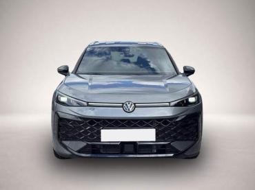 Fahrzeug ansehen: Volkswagen T-Roc 1.5 eTSI DSG R-Line LED Plus Anhängerkupp. Volkswagen T-Roc 1.5 eTSI DSG R-Line LED Plus Anhängerkupp.