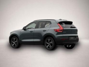 Fahrzeug ansehen: Volvo XC40 Plus Dark 2WD 360 Grd Kamera Frontscheibenh Volvo XC40 Plus Dark 2WD 360 Grd Kamera Frontscheibenh
