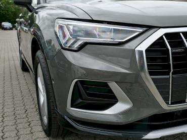 Audi Q3 Chronosgrau metallic weiß Autochampion24 Höhenkirchen freie Werkstatt
