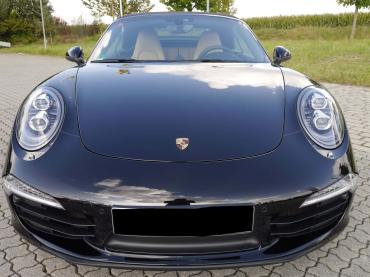 Frontansicht eines Porsche 911 – Keramikversiegelung mit Tiefenglanz